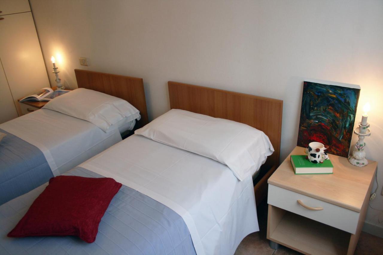 Apartament Residenza Manuela Riccione Zewnętrze zdjęcie