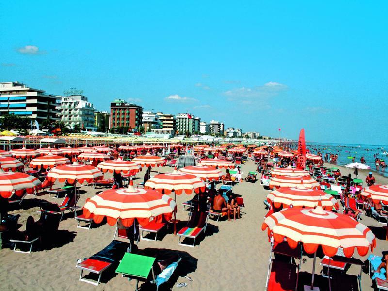 Apartament Residenza Manuela Riccione Zewnętrze zdjęcie